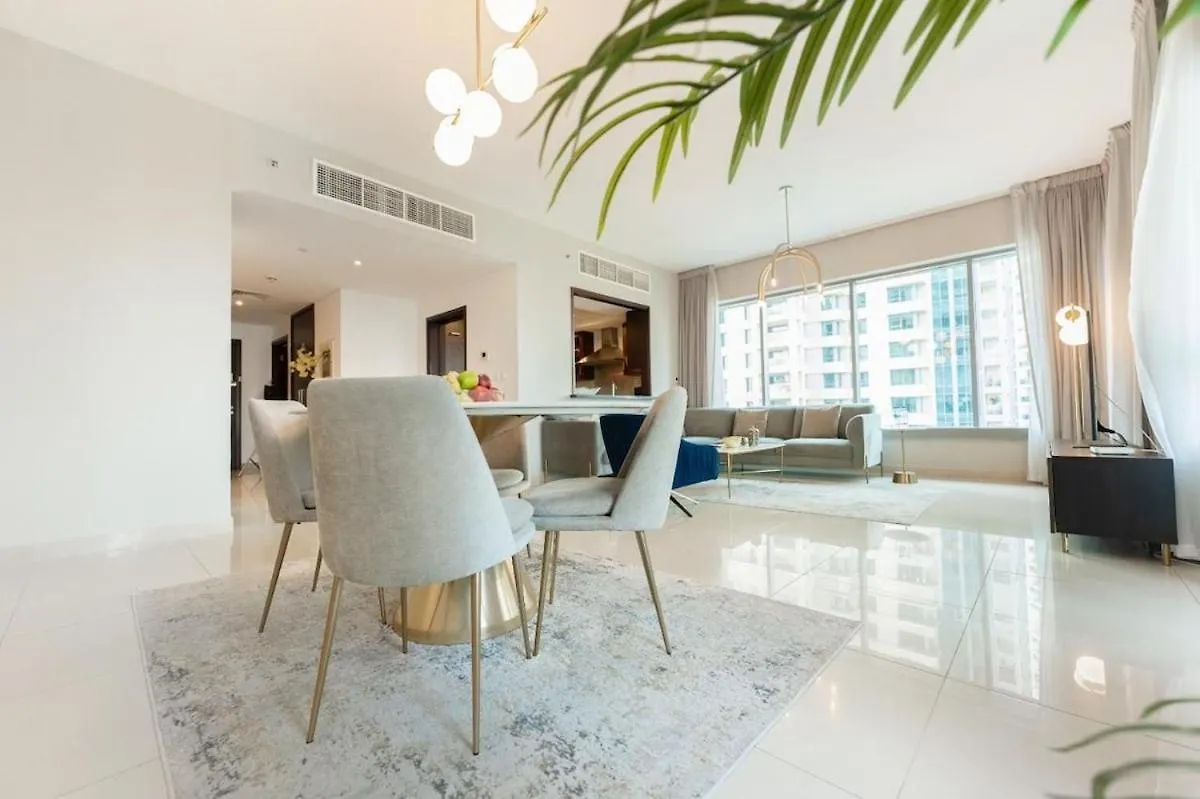 Apartment Serene Homes -Creative Burj And Fountain Views Dubai